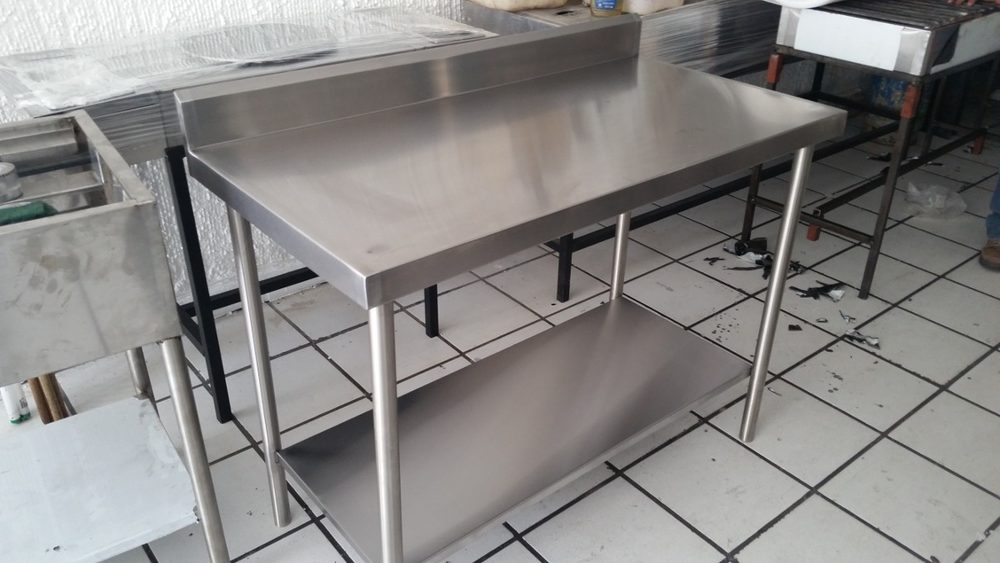 Mesa de Trabajo en Acero Inoxidable